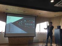 埃洛克无人机公司的CEO当着全国几十家媒体的面摔了飞机，惊呆了一众小伙伴