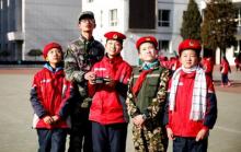 无人机飞行表演走进内蒙 增强学生动手能力