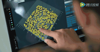 寒冷冬夜，500台无人机上演天空灯光秀