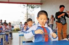 这些小子了不得 玩转水火箭无人机