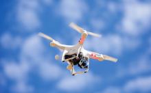 注意！机场附近放飞无人机可能“人财两空”