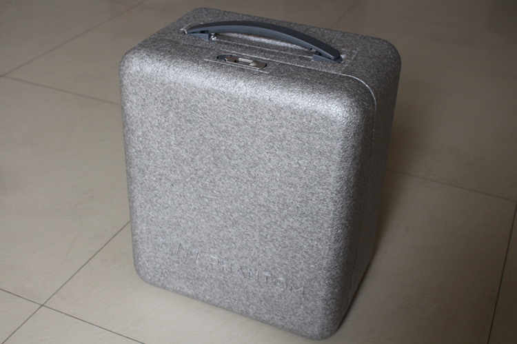 智能飞行 大疆精灵4无人机开箱评测