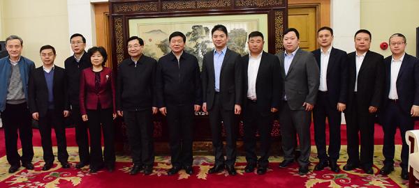 京东在陕西建全球首个低空无人机物流网：单机载重数吨