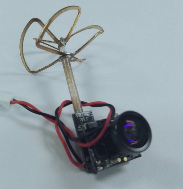 FPV穿越航拍图传空心杯超小体积48CH 5.8G 25MW 摄像头一体发射机