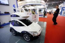 反无人机"枪" 安保机器人"大白"亮相上海安博会