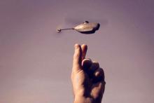 军队配指尖直升机总重18克，采购价133万人民币