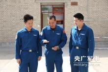 空军首批无人机飞行员李浩：探索人才培养新路子