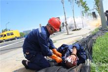 哈尔滨开展突发事故应急救援综合演练 机器人无人机齐出动