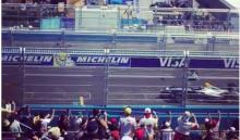 无人机参加方程式比赛中途炸机：现场惨烈