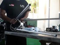 黑飞党哭了！牛人自制气压弹射炮：秒捉无人机