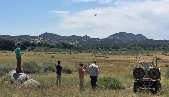 美军向硅谷求助 寻找对付无人机的方法