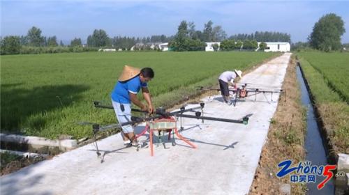 农业机械化生产显神威 苦夏务农负担减轻