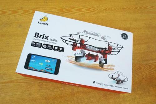 这款无人机不用备案，也不拍炸机，摔了拼装后又能飞，还带摄像头