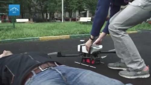 带心脏起搏器的无人机 紧急时刻比救护车快多了