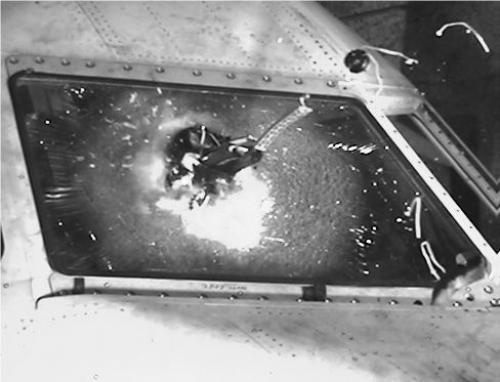 英交通部：400克无人机撞击可损坏驾驶舱玻璃