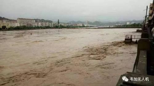 不惧风雨，记录感动 韦加无人机陕西榆林抗洪救灾