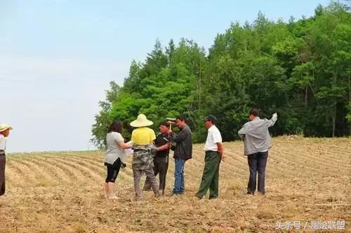 无人机是怎样精确测量土地面积的？