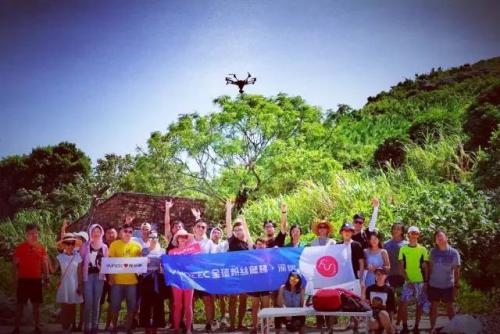 一纵“鲜肉”迷失荒岛，幸得无人机搜救