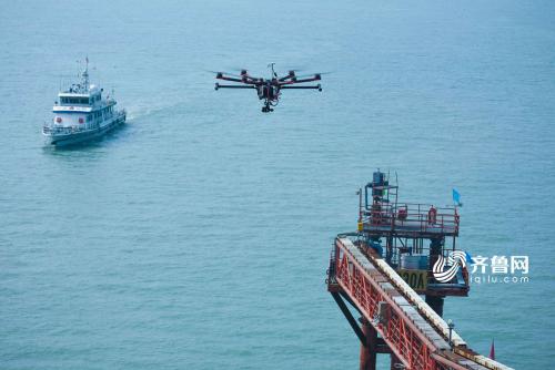 海上布“天眼” 山东边防无人机海上油区巡航