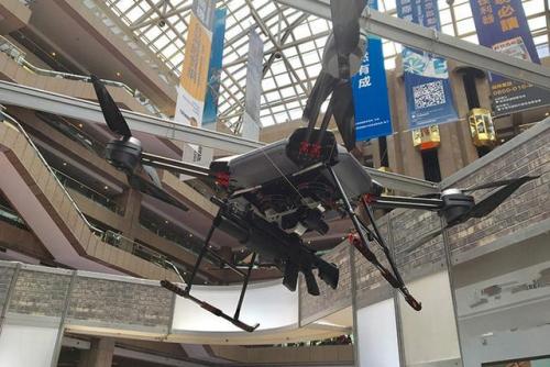 既能投弹又能射击 中国厂家将战狼2中的无人机变成现实