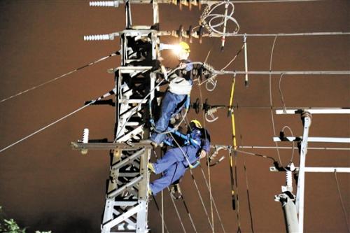 江门供电局出动近4000人200多台无人机 为您守护“光明”