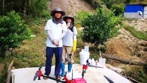 有缘千里能相会，会飞的人才能做神雕侠侣！