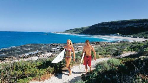 澳洲这部无人机，让浪里「妖魔鬼怪」均显形！