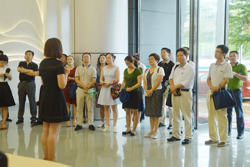 广西百色河池政府干部一行考察天鹰兄弟