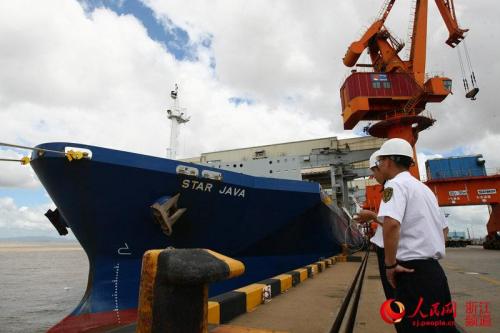 宁波北仑检验检疫局用无人机开展水尺计重