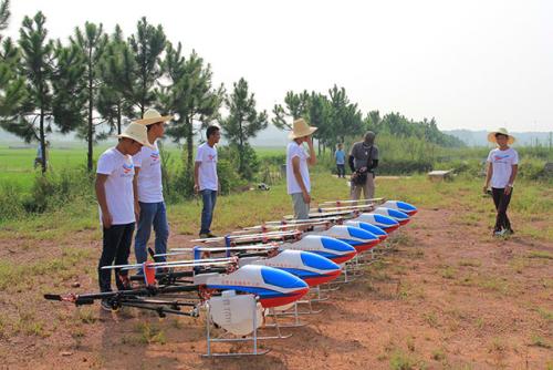 天鹰兄弟李才圣出席广东技师学院无人机专业开班仪式