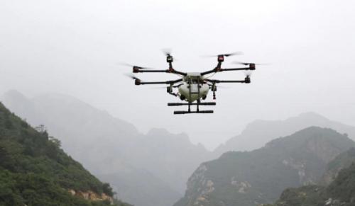 如何用无人机新技术促进航空业发展？