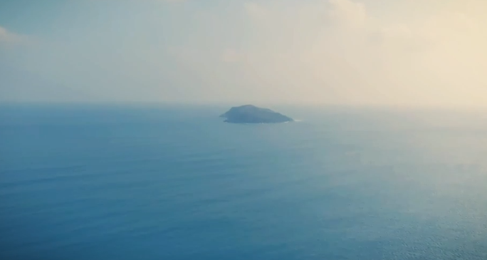 无人机航拍探索海上无人岛