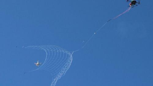 流氓无人机克星 “蜘蛛侠”无人机亮相伦敦