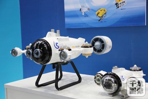 双创周北京会场上的无人机竟然可以“水中游”