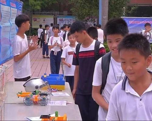 清新区三中科技节666，无人机、3D打印、AR全都有！