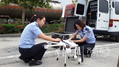瞧这装备！高速交警的无人机，能高清抓拍还能高音喊话