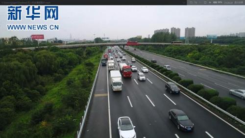 江苏交警80架“无人机”空中巡查执法