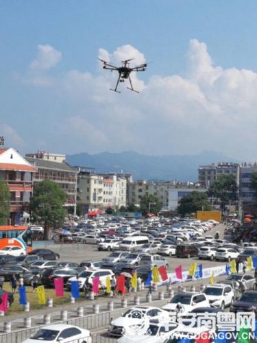 韶关仁化黄金周启用无人机疏导主干道交通