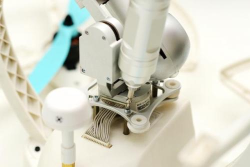 小巧的体积，却有超乎想象的扭力，你的无人机拆解专家