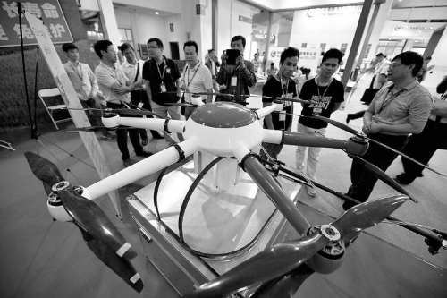 未来工业级无人机将呈爆发式增长，预计到2023年市场规模将超过300亿美元