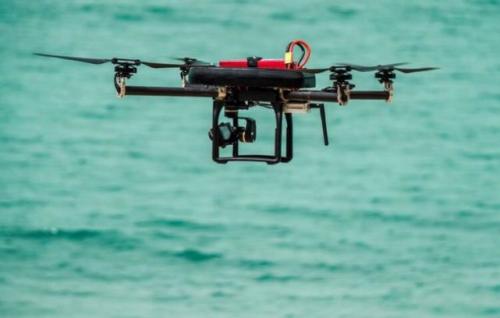 亚马逊新专利让无人机给电动汽车充电