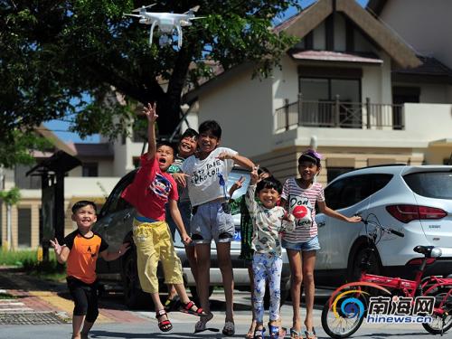 高清：三亚海棠区江林村飞来无人机