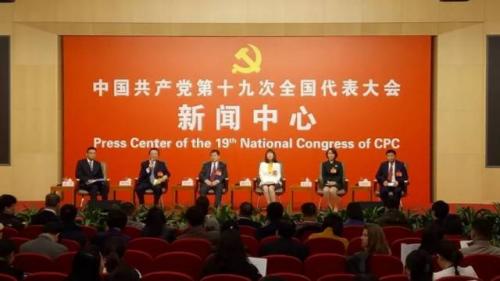 十九大人大代表推广植保飞防良法，省了成本，又省了人工！