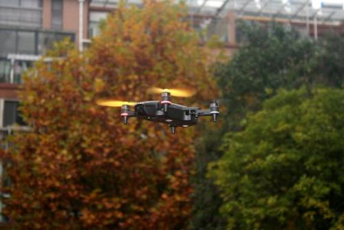 一掌可握，零度无人机XPLORER Mini