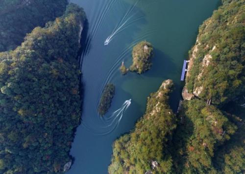 无人机+旅行，大疆和张家界刚刚打造出一个新玩法