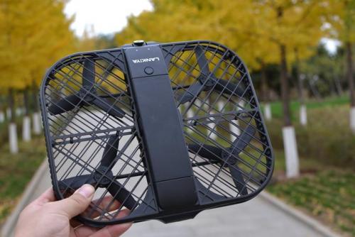 自拍杆太土，45度拍过气？来台无人机试试！