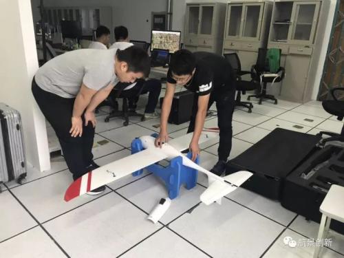 航景“天机”小型固定翼无人机走进苏州科技大学