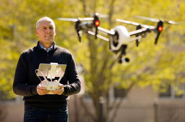 特朗普总统让创新型无人机飞翔在美国上空