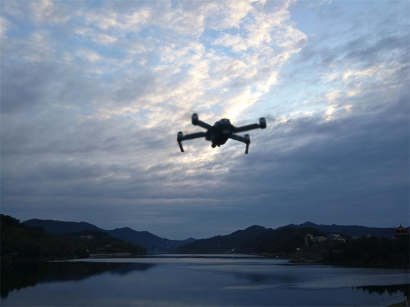 磨刀霍霍：美国无线网络供应商欲为无人机提供通信