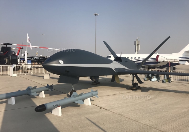 航空工业云影无人机亮相迪拜航展